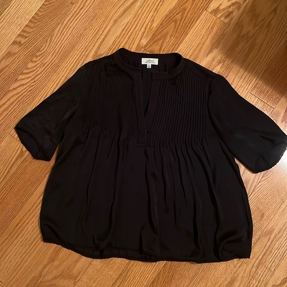 Black silky top from Wilfred - Picture 1 of 3